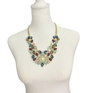 FREE WITH PURCHASE Statement necklace